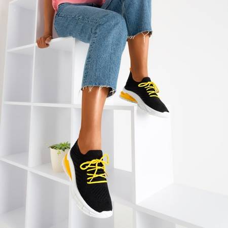 Czarne buty sportowe z żółtą wstawką Extrim - Obuwie
