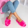 Neonowe różowe klapki z futerkiem Millie- Obuwie