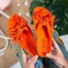 Pomarańczowe damskie klapki z frędzelkami Mua - Obuwie