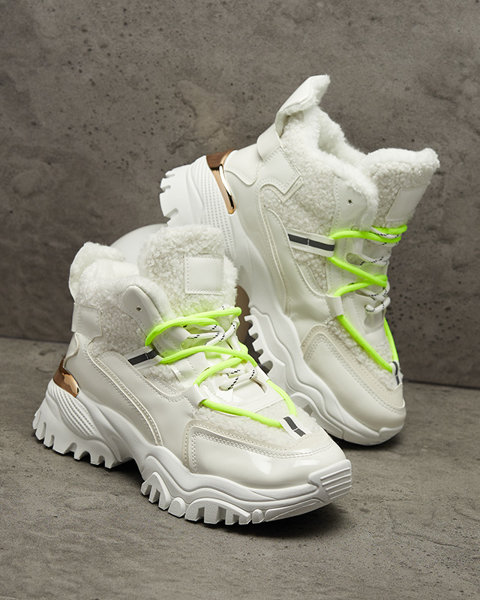 Royalfashion Białe sportowe buty damskie z futerkiem i neonowymi zielonymi sznurówkami Sagglo