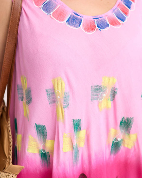 Różowa damska narzutka plażowa sukienka w kwiaty - Odzież