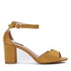 Żółte sandały z eko - zamszu na słupku Arrietty - Obuwie
