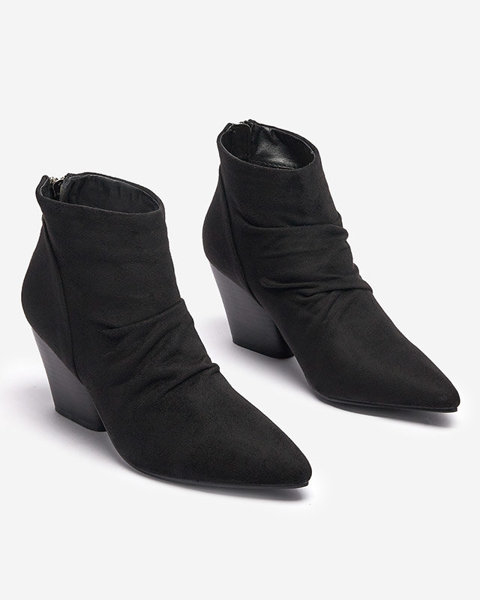 Чорні жіночі еко-замшеві чоботи на низькій посадці Coxi - Взуття