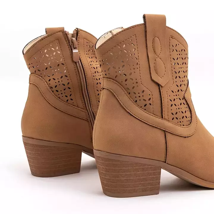OUTLET Світло -коричневі жіночі ажурні ковбойські черевики Orias - Взуття