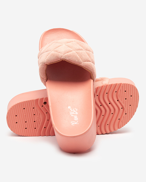 OUTLET Жіночі коралові стьобані босоніжки на платформі Koriner - Взуття
