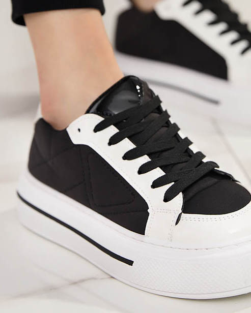 OUTLET Жіночі спортивні кросівки біло-чорні Smaqo- Взуття